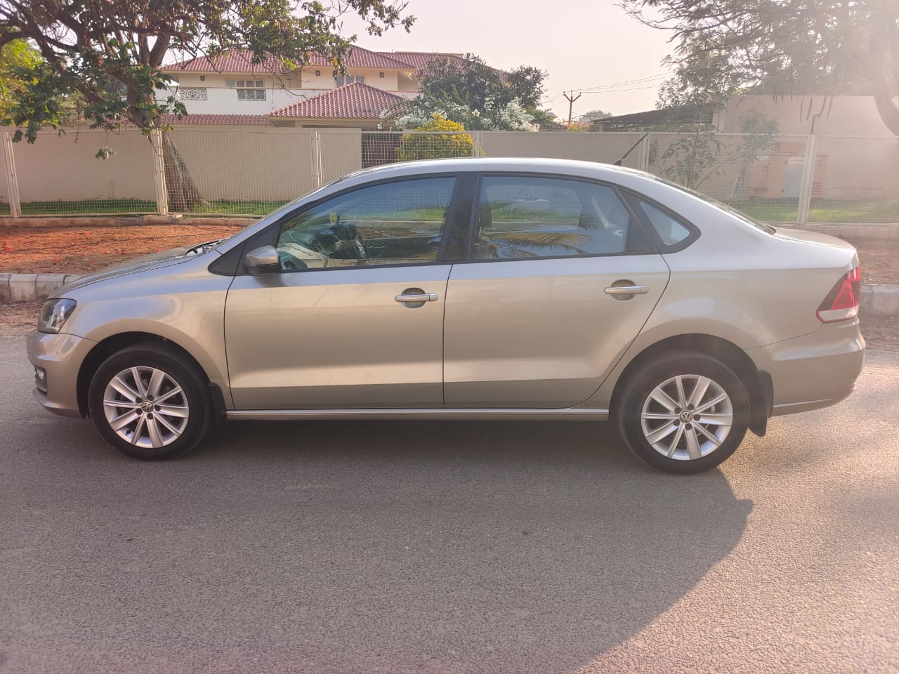 Volkswagen Vento(2015-2019) Highline Diesel At